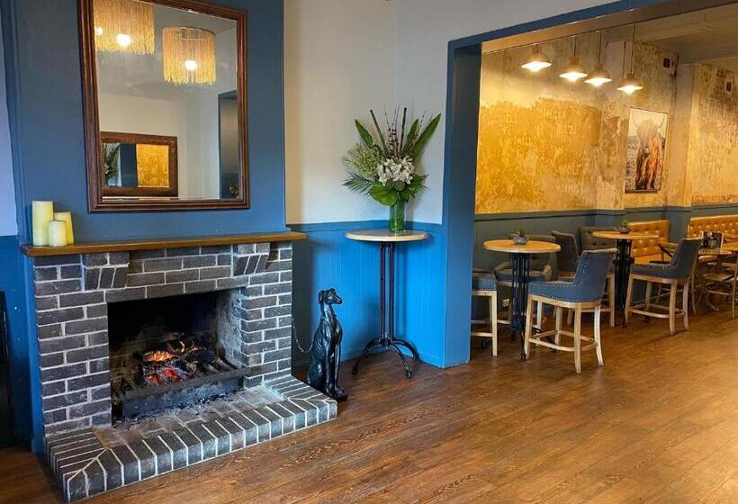 Australian Hotel Young