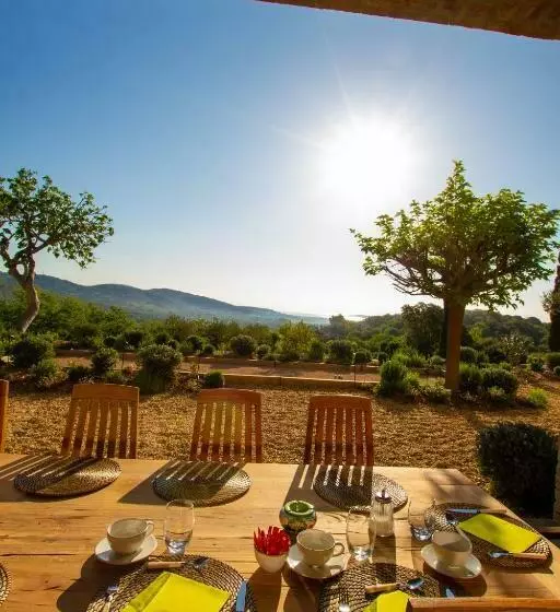 تختخواب و صبحانه Le Mas Saint Michel Grimaud