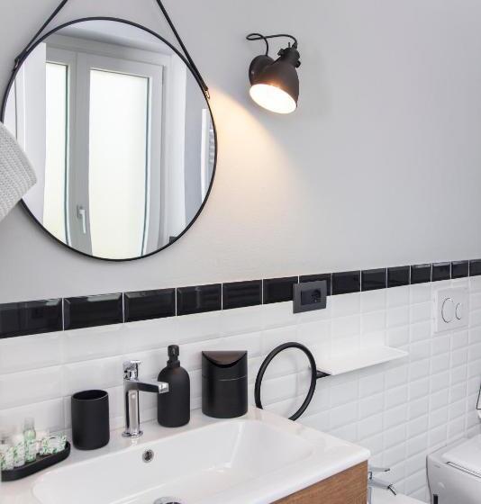 ベッドアンドブレックファースト Moncrivel Rooms & Relax