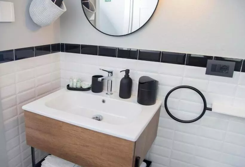 Aamiaismajoitus (B&B) Moncrivel Rooms & Relax