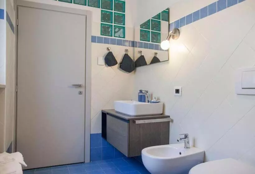 Aamiaismajoitus (B&B) Moncrivel Rooms & Relax