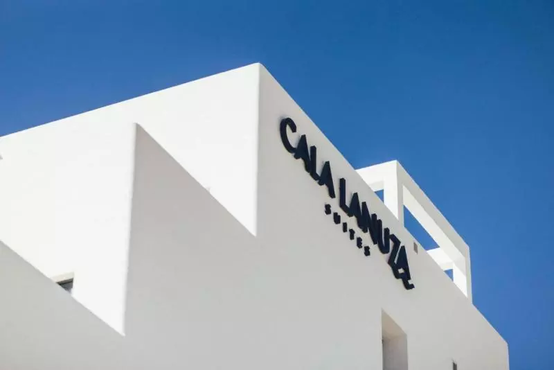 Cala Lanuza Suites