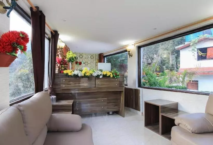 ホテル Collection O Nainital Himalayan Resort