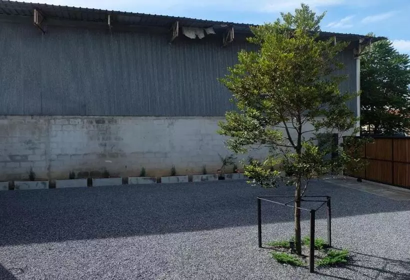 ペンション The Backyard Homestay