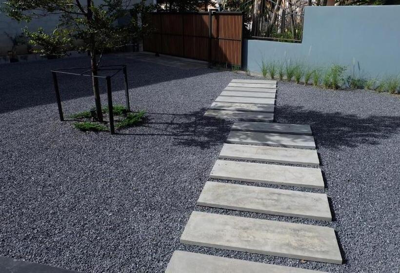 Panzió The Backyard Homestay