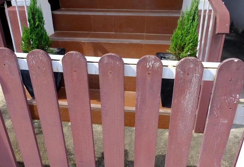 Panzió The Backyard Homestay