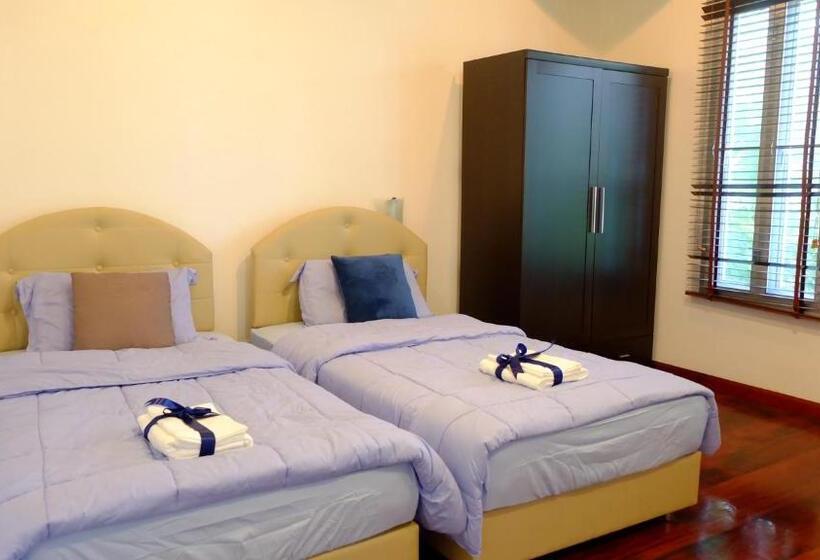 Panzió The Backyard Homestay