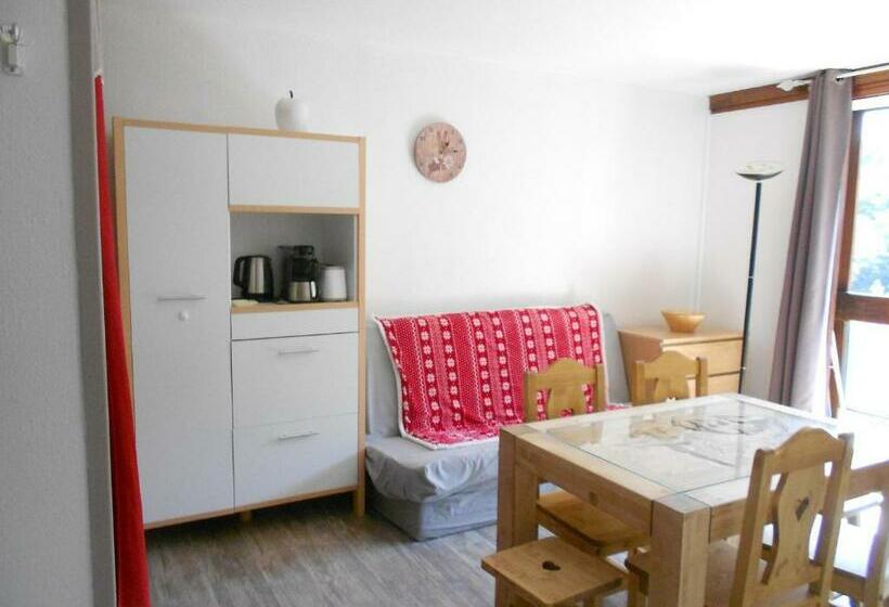 Studio Rénové · Pied Des Pistes · Balcon Sud · Accès Piscine Chauffée   Fr 1 267 249