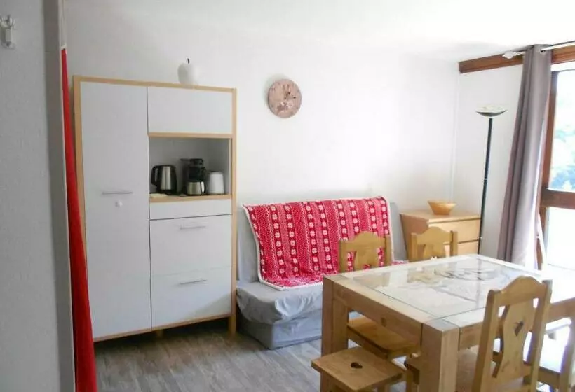 Studio Rénové · Pied Des Pistes · Balcon Sud · Accès Piscine Chauffée   Fr 1 267 249