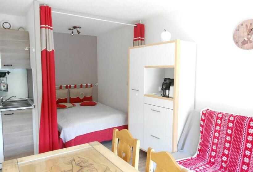 Studio Rénové · Pied Des Pistes · Balcon Sud · Accès Piscine Chauffée   Fr 1 267 249