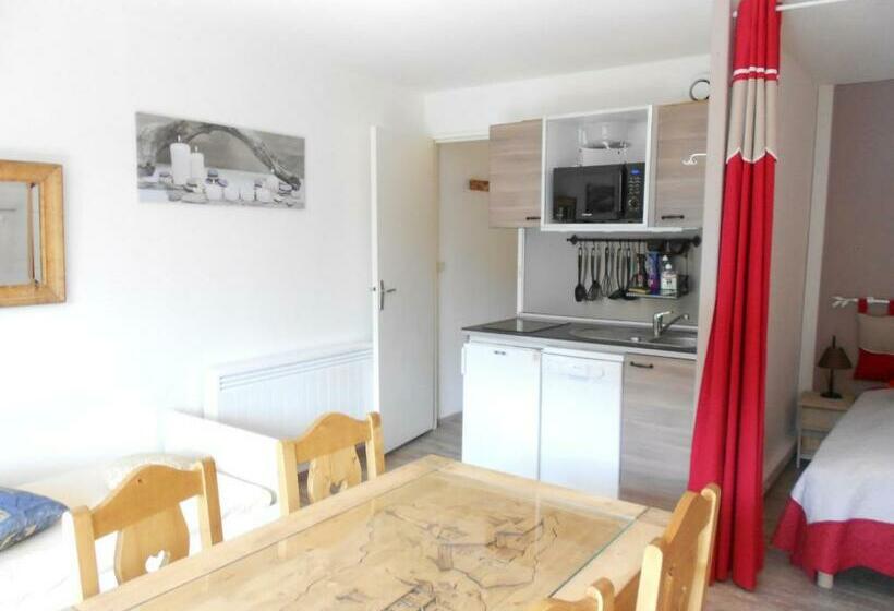 Studio Rénové · Pied Des Pistes · Balcon Sud · Accès Piscine Chauffée   Fr 1 267 249