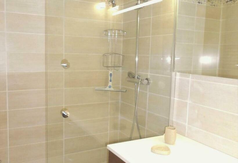 Studio Rénové · Pied Des Pistes · Balcon Sud · Accès Piscine Chauffée   Fr 1 267 249