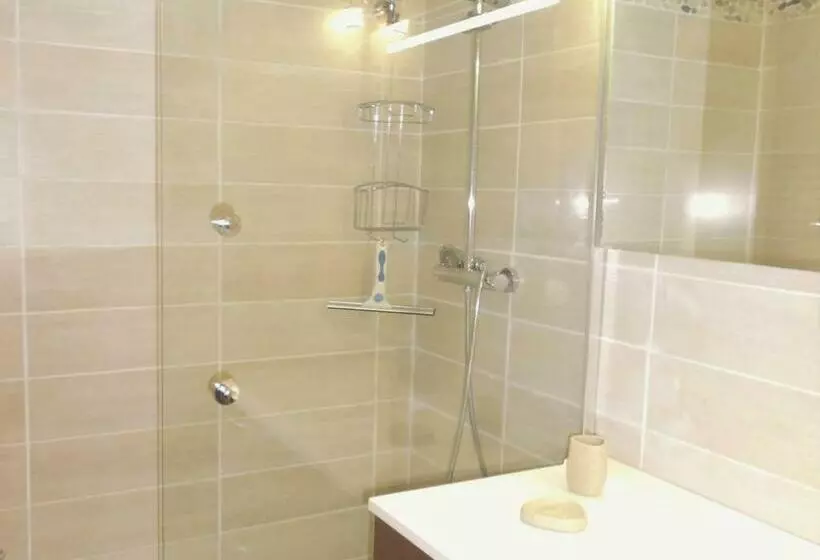 Studio Rénové · Pied Des Pistes · Balcon Sud · Accès Piscine Chauffée   Fr 1 267 249