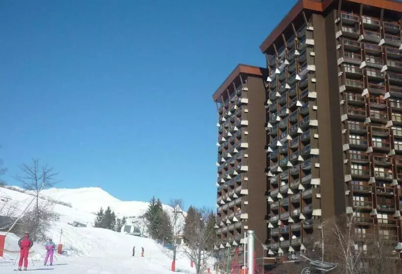 Studio Rénové · Pied Des Pistes · Balcon Sud · Accès Piscine Chauffée   Fr 1 267 249