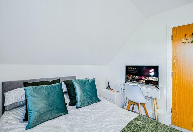 The Courtyard   Charming Boutique Hotel With Parking