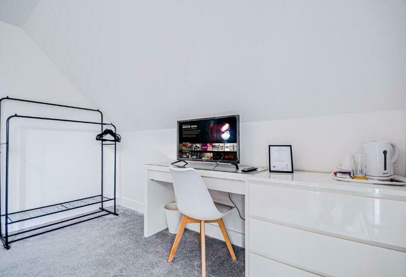 The Courtyard   Charming Boutique Hotel With Parking