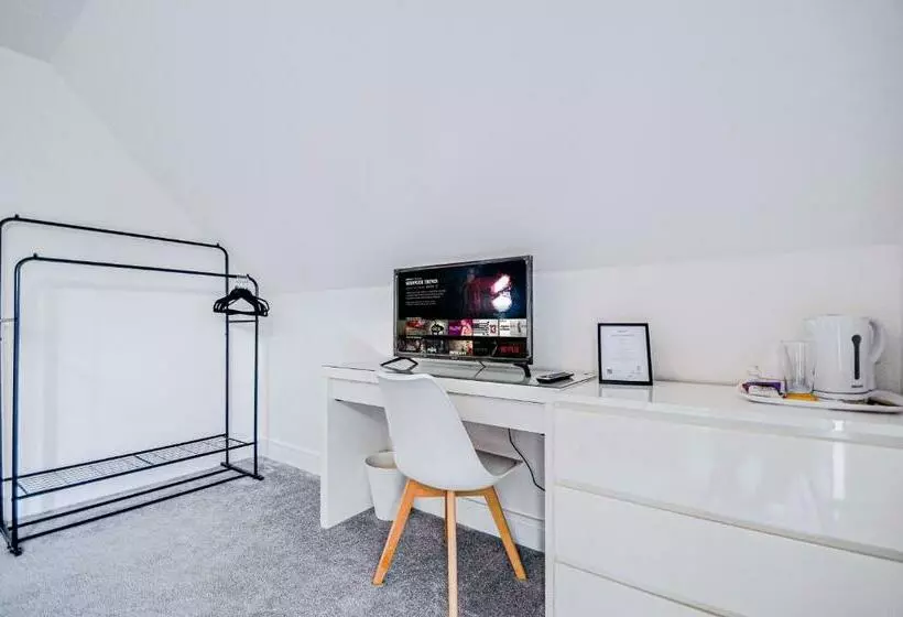 The Courtyard   Charming Boutique Hotel With Parking