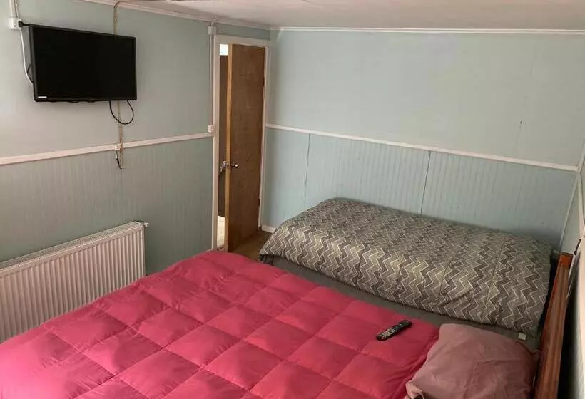 تختخواب و صبحانه World S End Hostal