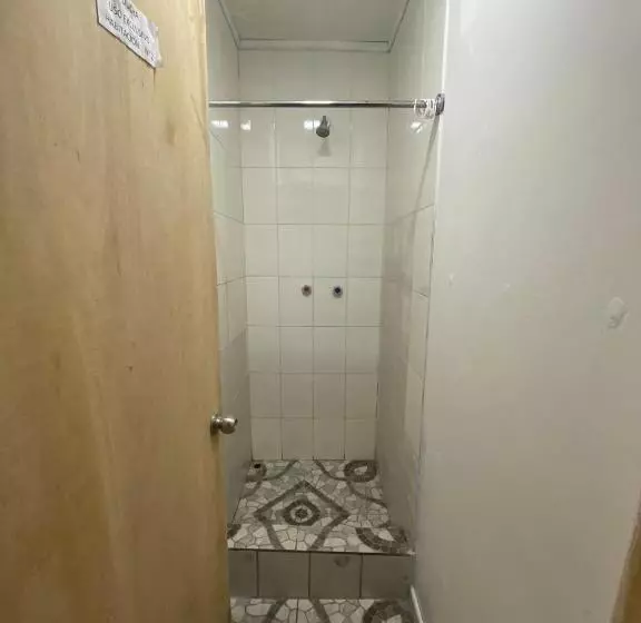 تختخواب و صبحانه World S End Hostal