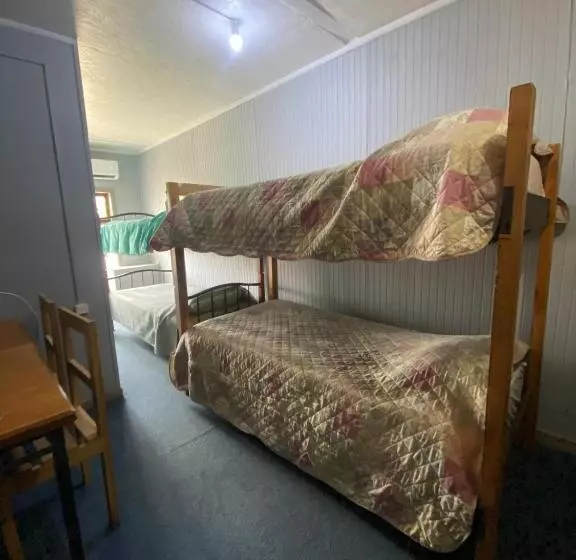 تختخواب و صبحانه World S End Hostal