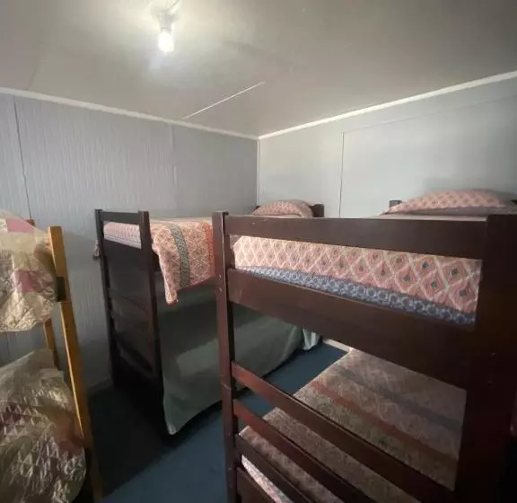 تختخواب و صبحانه World S End Hostal