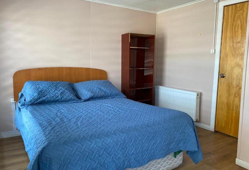 Bed & Breakfast World S End Hostal