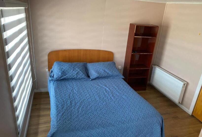 Bed & Breakfast World S End Hostal