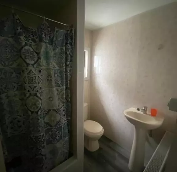 تختخواب و صبحانه World S End Hostal