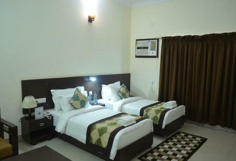 호텔 Om Residency, Kushinagar