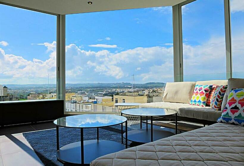 Luxury Central Hilltop Apartment With Great Views