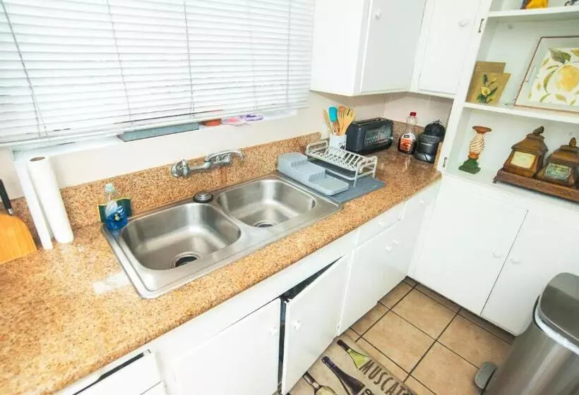 Manuel Y Sonia La Casa De Los Angeles