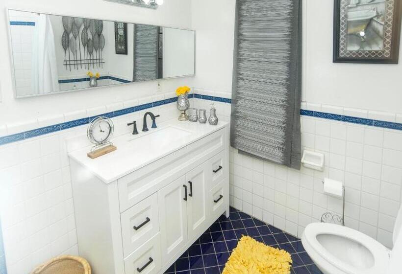 Manuel Y Sonia La Casa De Los Angeles