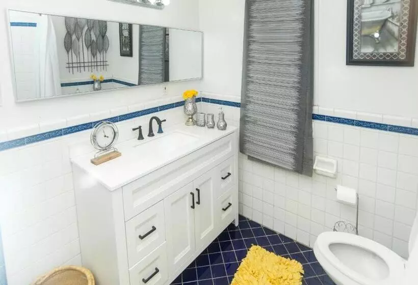 Manuel Y Sonia La Casa De Los Angeles