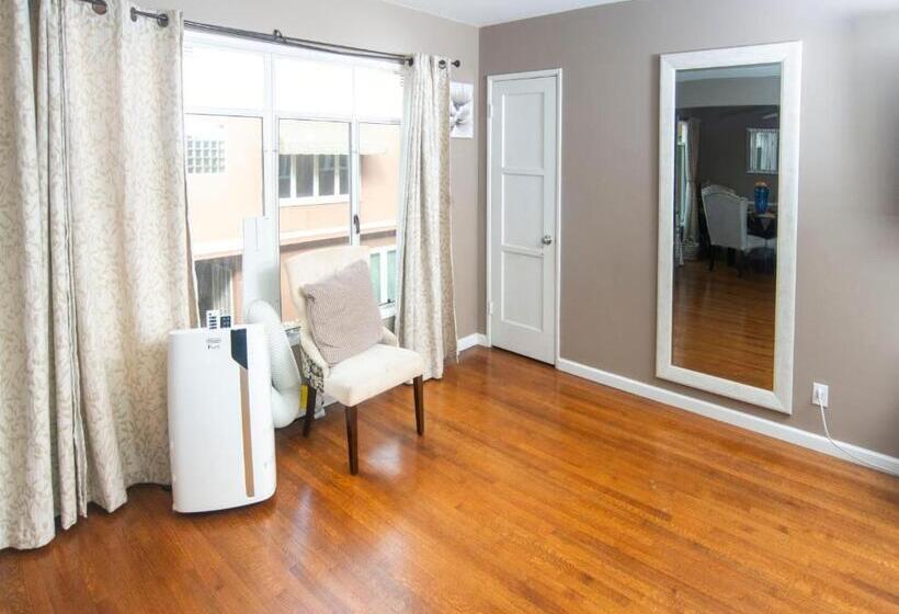 Manuel Y Sonia La Casa De Los Angeles