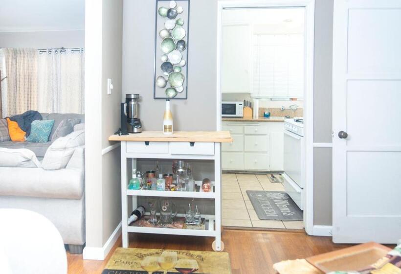 Manuel Y Sonia La Casa De Los Angeles