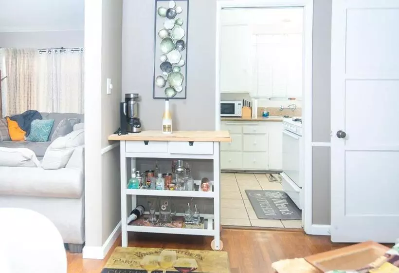 Manuel Y Sonia La Casa De Los Angeles