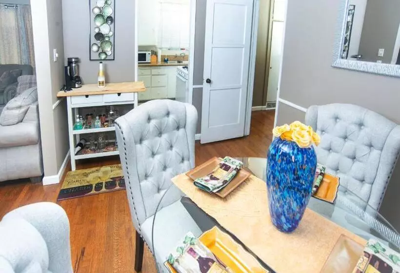 Manuel Y Sonia La Casa De Los Angeles