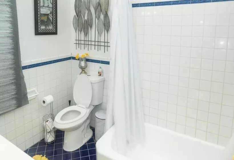 Manuel Y Sonia La Casa De Los Angeles