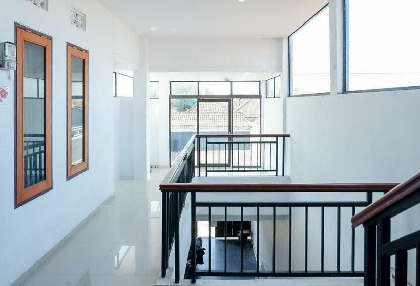 پانسیون Koolkost Near Raya Canggu Minimum Stay 5 Nights