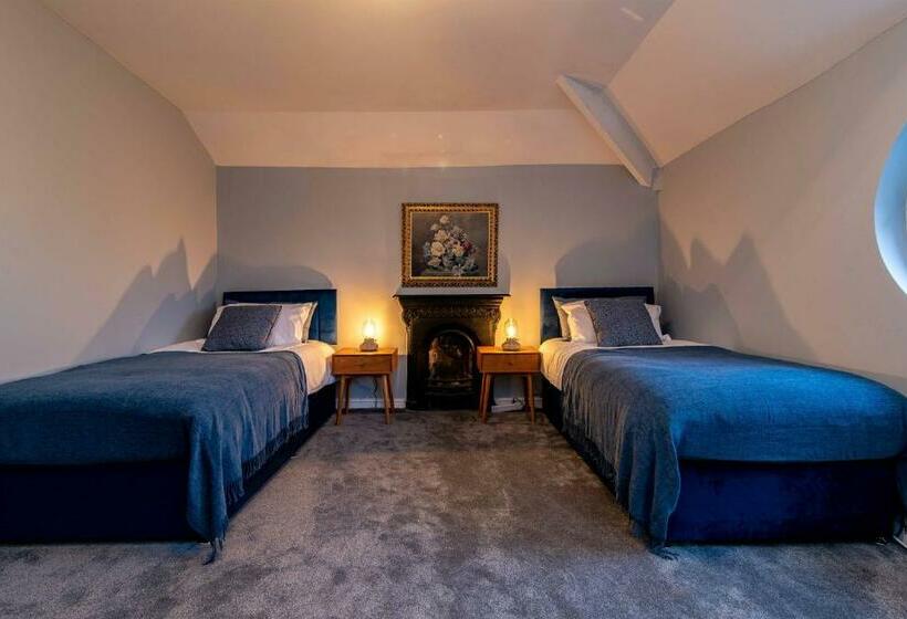 St Johns, Wakefield   Self Check In & Free Parking