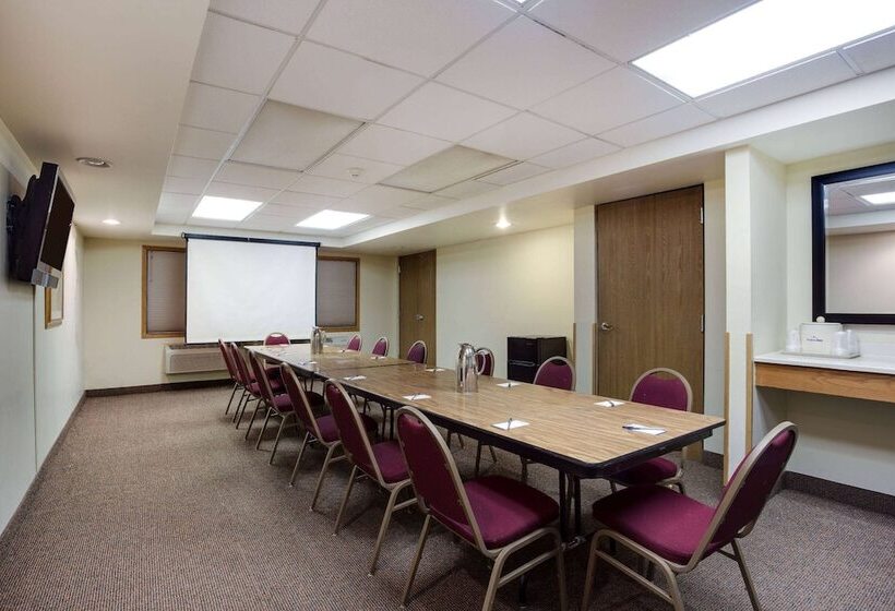 Отель Americinn By Wyndham Tomah