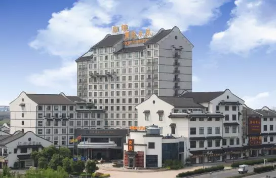 Gold Riverside Hotel