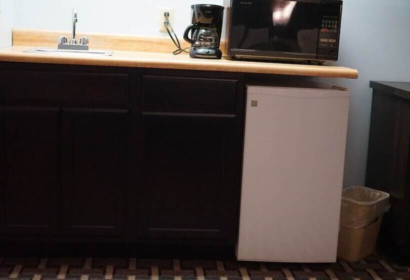 בית מלון כפרי Budget Host Inn Fridley