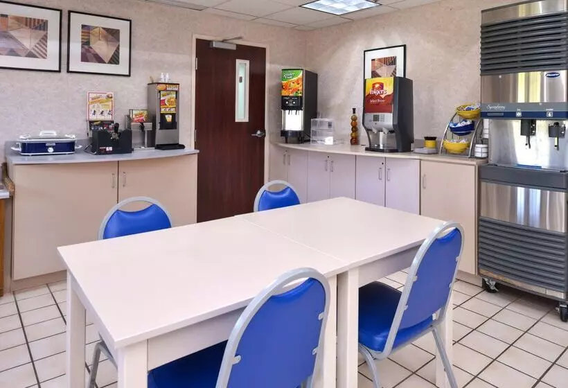 호텔 Americas Best Value Inn & Suites Maryville