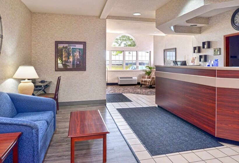 Отель Americas Best Value Inn & Suites Maryville