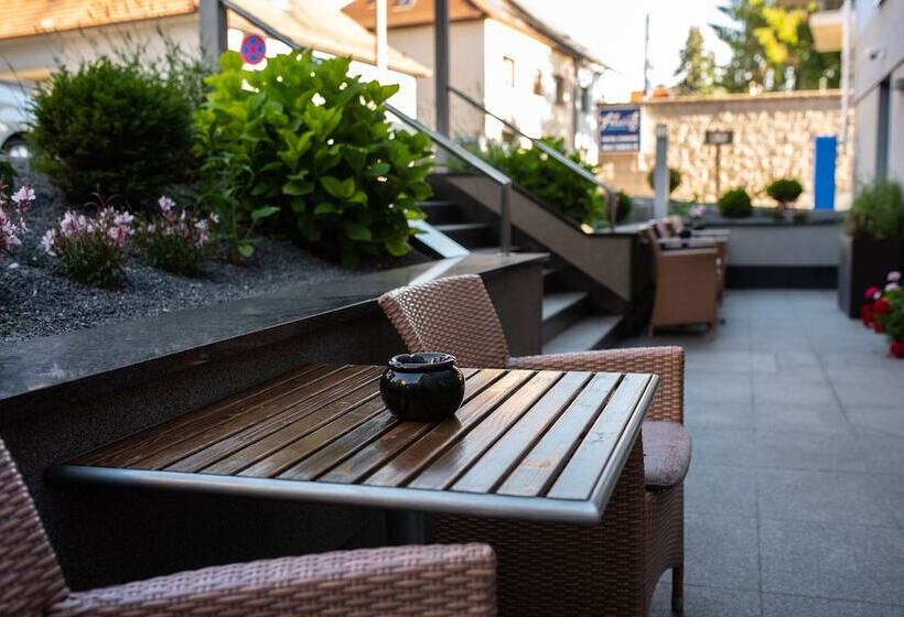 Hotel Felicity Garni