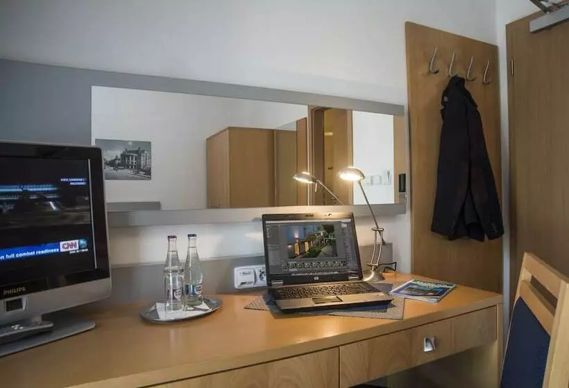 هتل Felicity Garni