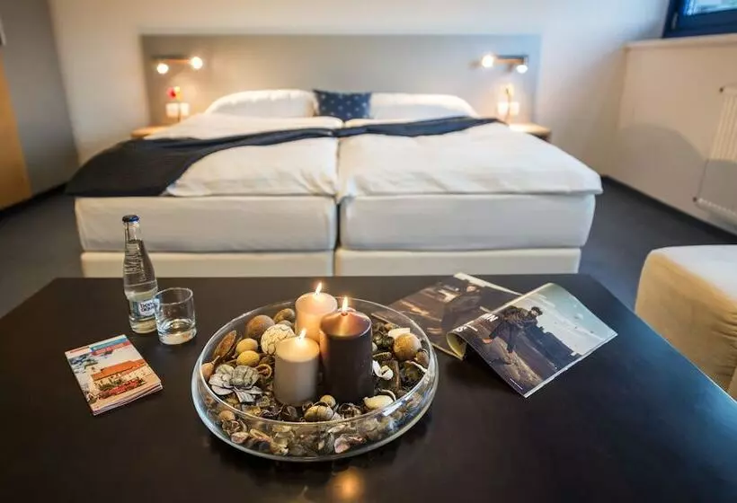 هتل Felicity Garni