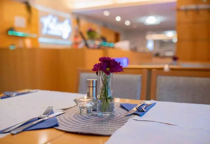 هتل Felicity Garni