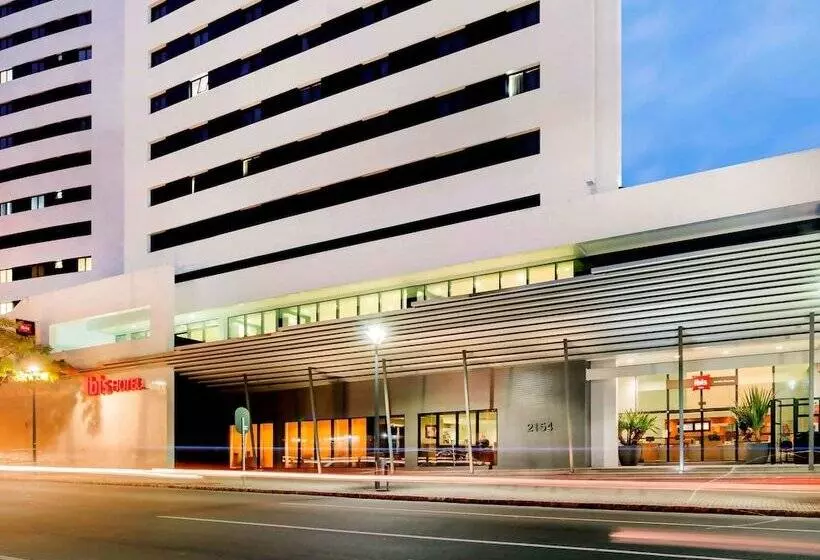ホテル Ibis Curitiba Shopping